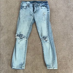 Men’s Light Blue Ripped Jeans Size 28x28